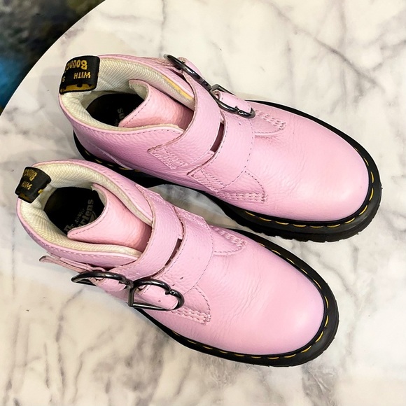 Dr. Martens Devon Heart Leather Platform Boots Buckle Pink Lavender 6 GUC - Picture 5 of 13